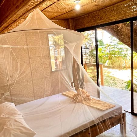 Amami Beachfront Villa With Private Beach プエルト・ガレラ エクステリア 写真