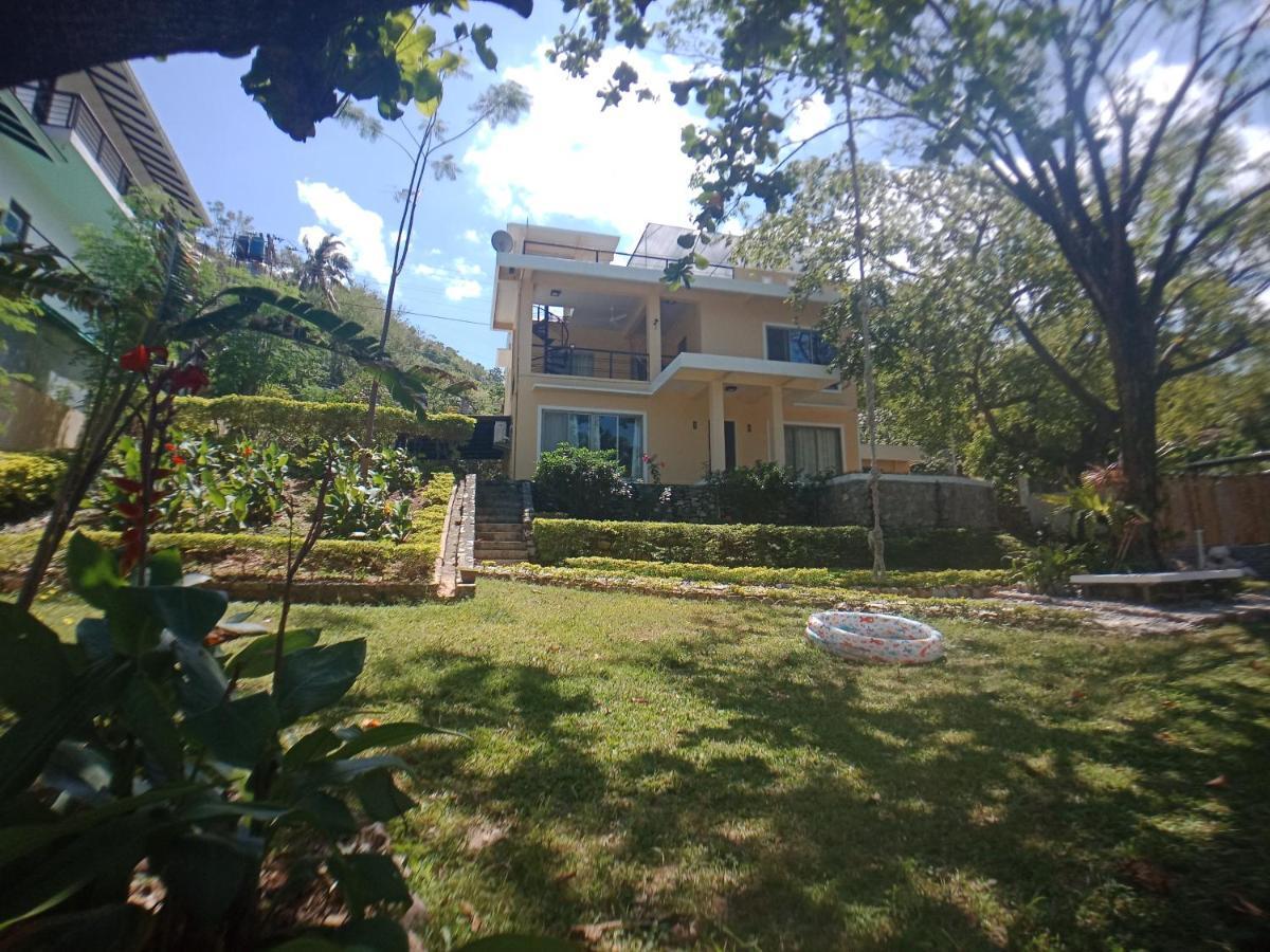 Amami Beachfront Villa With Private Beach プエルト・ガレラ エクステリア 写真