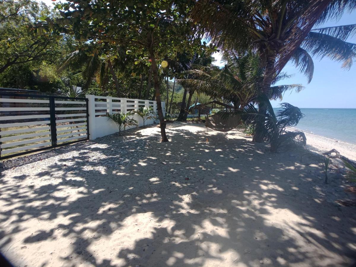 Amami Beachfront Villa With Private Beach プエルト・ガレラ エクステリア 写真