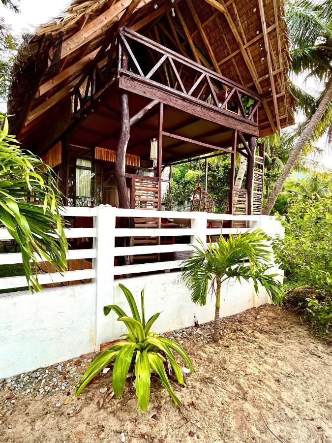 Amami Beachfront Villa With Private Beach プエルト・ガレラ エクステリア 写真