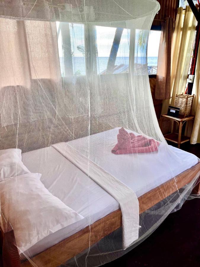 Amami Beachfront Villa With Private Beach プエルト・ガレラ エクステリア 写真