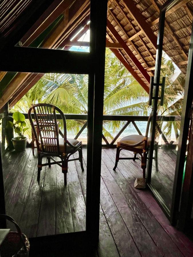 Amami Beachfront Villa With Private Beach プエルト・ガレラ エクステリア 写真