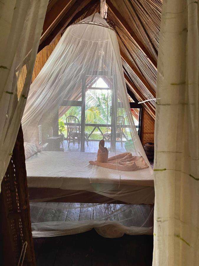 Amami Beachfront Villa With Private Beach プエルト・ガレラ エクステリア 写真