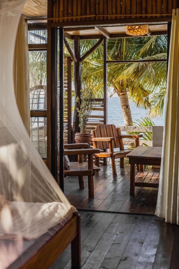 Amami Beachfront Villa With Private Beach プエルト・ガレラ エクステリア 写真