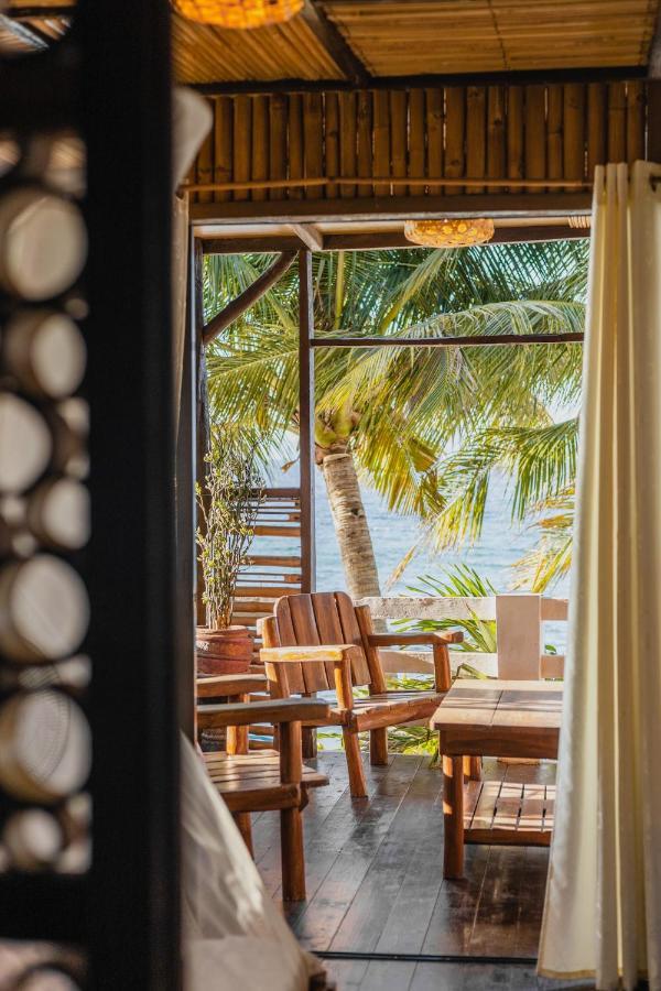 Amami Beachfront Villa With Private Beach プエルト・ガレラ エクステリア 写真
