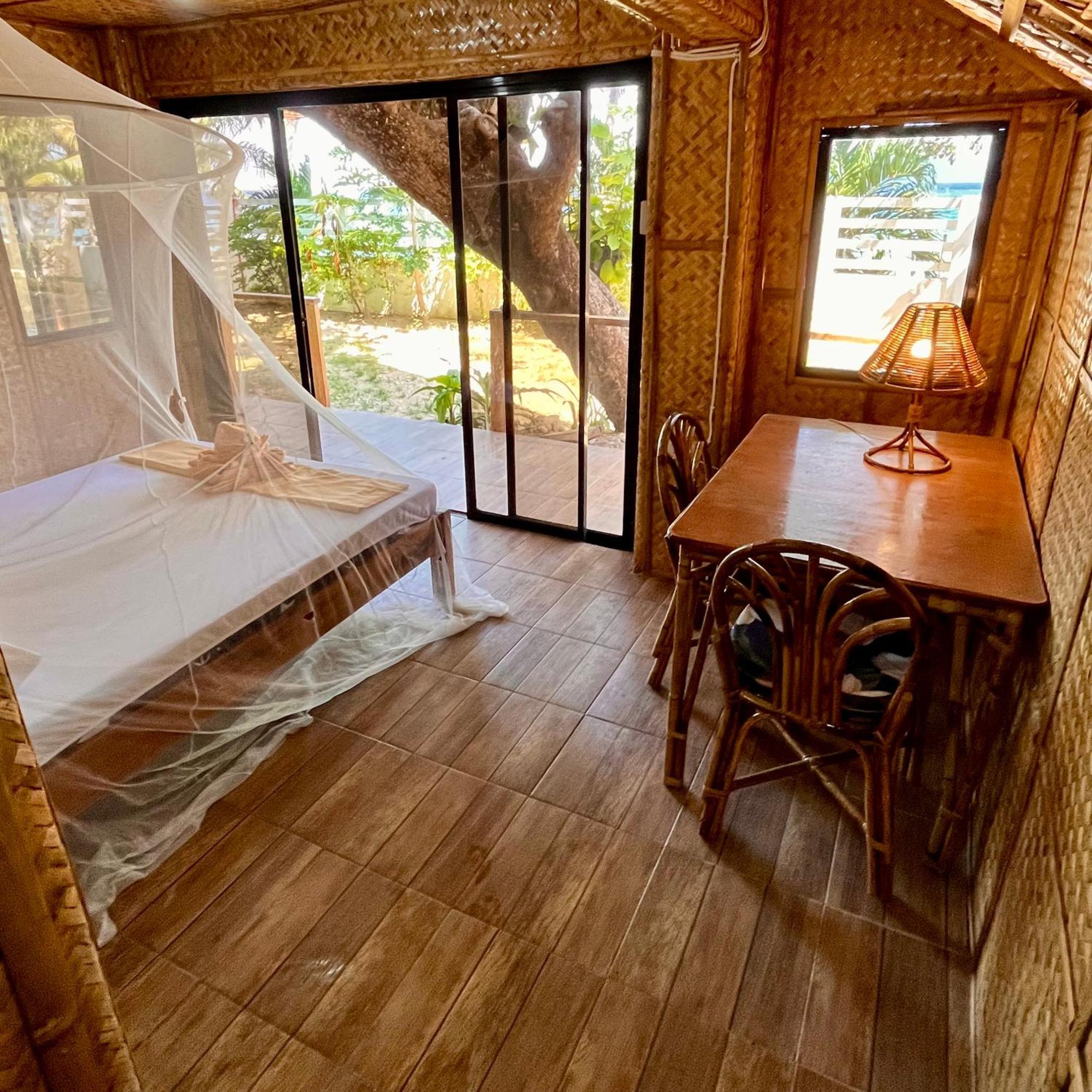 Amami Beachfront Villa With Private Beach プエルト・ガレラ エクステリア 写真
