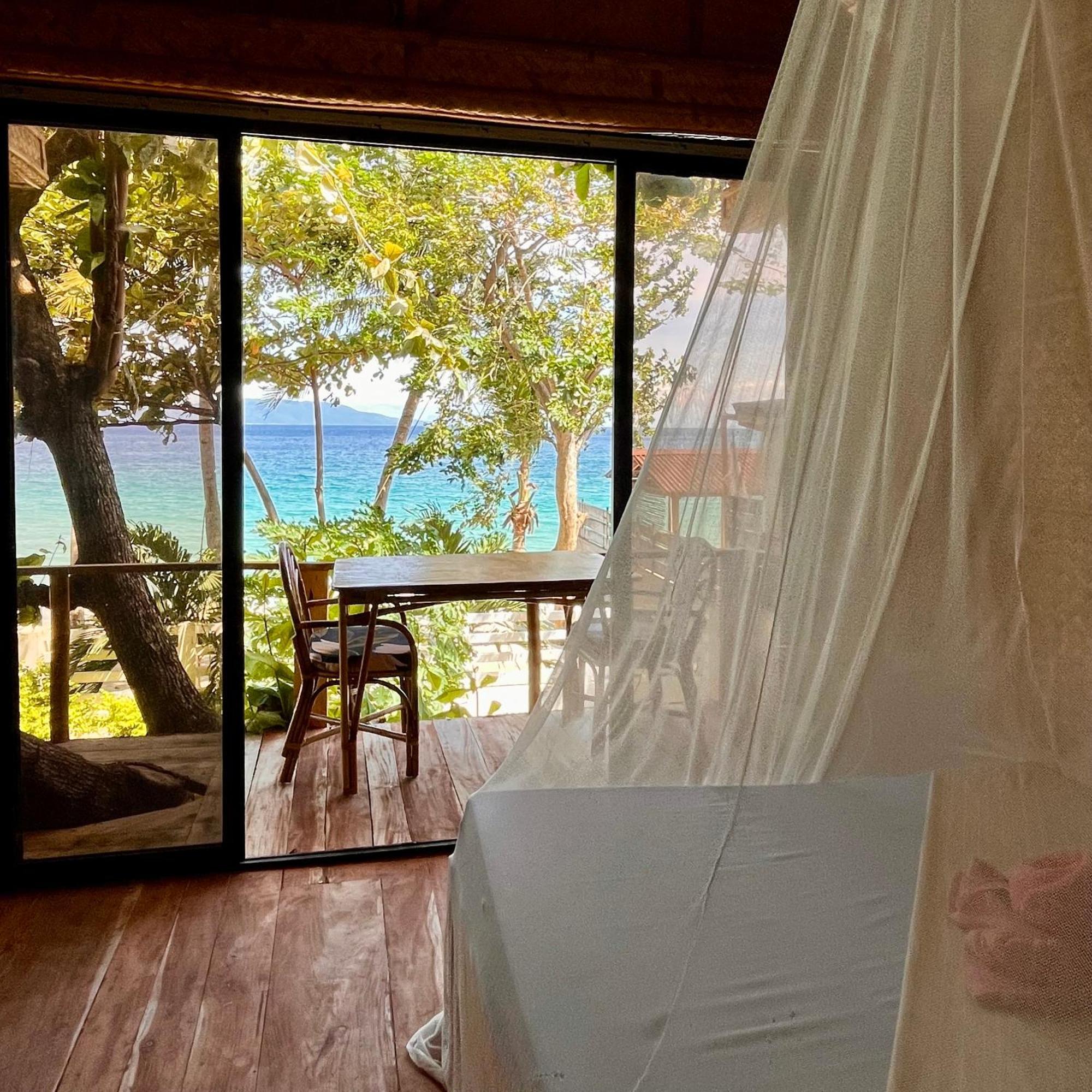 Amami Beachfront Villa With Private Beach プエルト・ガレラ エクステリア 写真