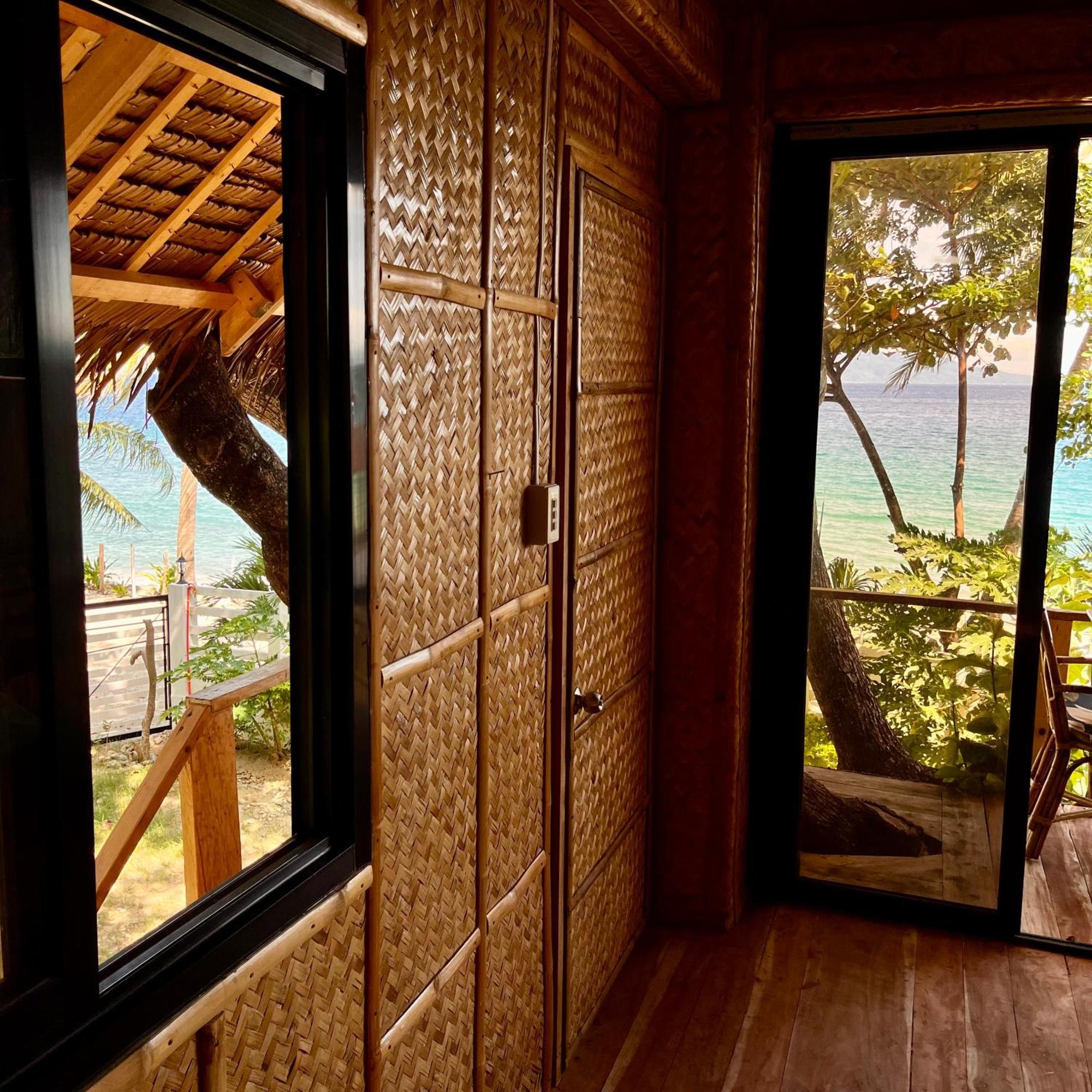 Amami Beachfront Villa With Private Beach プエルト・ガレラ エクステリア 写真