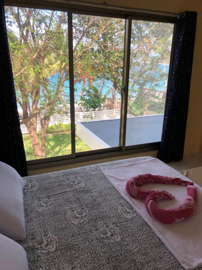 Amami Beachfront Villa With Private Beach プエルト・ガレラ エクステリア 写真